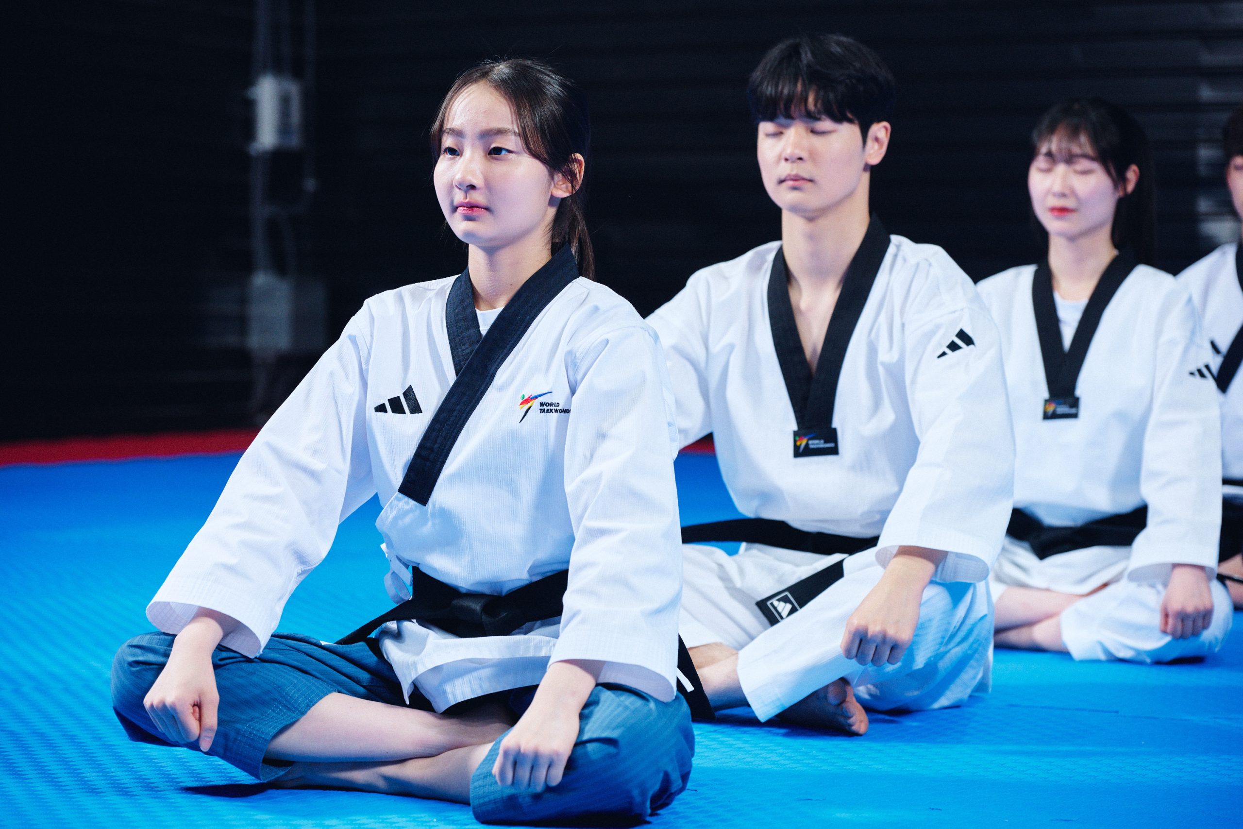 Dobok Poomsae WT Femenino- Adidas - Imagen 8