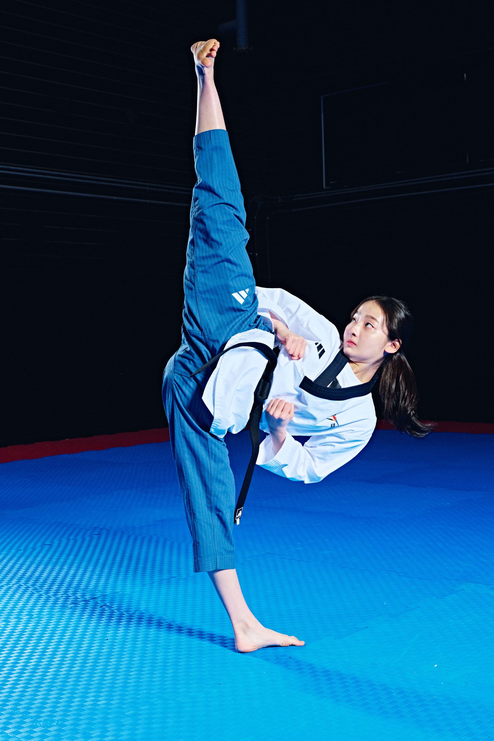 Dobok Poomsae WT Femenino- Adidas - Imagen 11